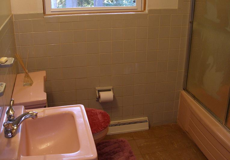 the 1950's vintage pink bathroom